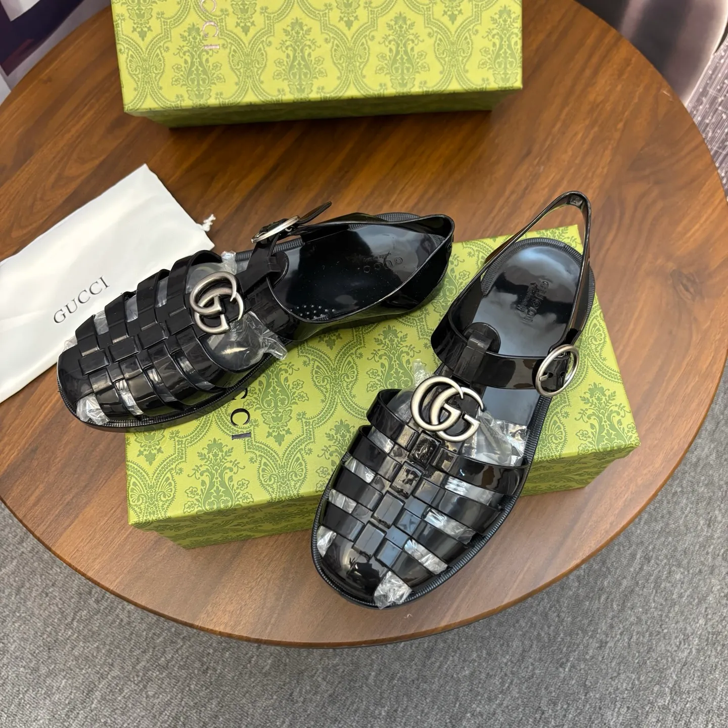 Men's shoes 260💰 [Gucci] Counter quality, top-quality original goods, real photos! Original TPU material, fine workmanship, comfortable; genuine 1:1 replica Size: 36 ~ 46 Half drag: 38 ~ 45